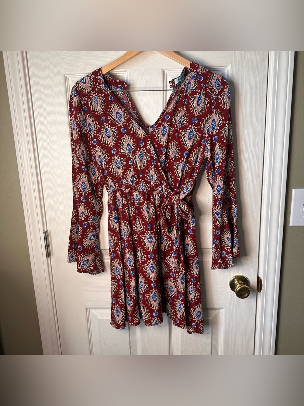 Size Small V Neck Faux-Wrap Top Mini Dress Bohemian Paisley Print Bell Sleeves